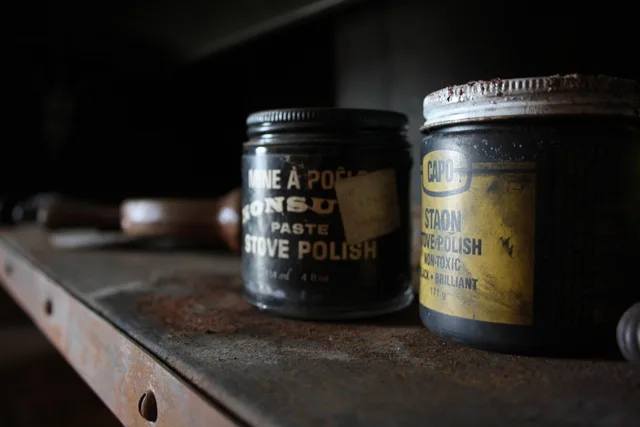 jars, dusty, old, vintage, antique, pantry, shelf, container, containers, abandoned, dirty, neglected, forgotten, canning, household, shelves, cabinet, black vintage, black old, pantry, pantry, pantry, pantry, pantry. Erinnerungen auf den Produktverbrauch abstimmen