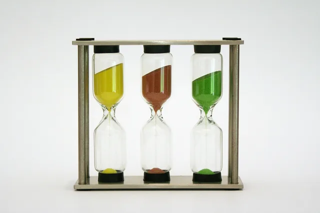 hourglass, time, clock, sand, transience, run away, egg timer, period of time, minutes. Kundengruppen über vergleichbare Zeiträume beobachten