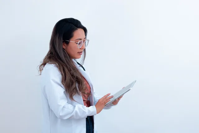 doctor, nurse, prescription, health, health care, treatment, appointment, notes, hospital, doctor, doctor, doctor, doctor, doctor, nurse, nurse, nurse, nurse. Nutzen eines Servicegesprächs vor der Einladung festlegen